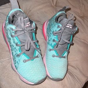 Nike Lebron Xvii Kids Basketball Shoes Bq5594